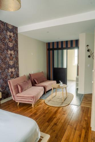 Зручності, LOGIS -Hotel & Restaurant de la Place in Оне-Сюр-Одон