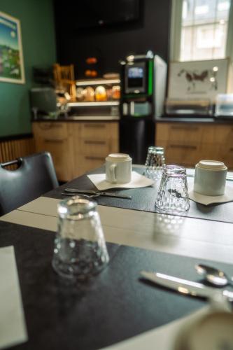 Зручності, LOGIS -Hotel & Restaurant de la Place in Оне-Сюр-Одон