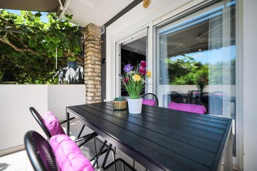 Luxury Apartments Elizabeth - image 5