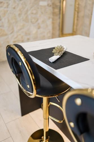 Luxury Apartments Elizabeth - image 8