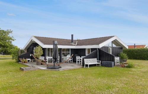 6 Bedroom Cozy Home In Otterup