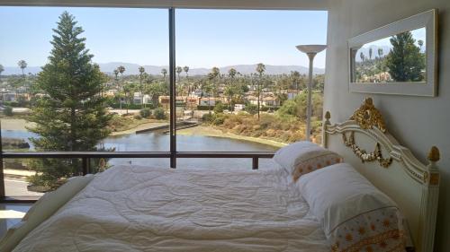 A Stunning Luxury Resort-Style Furnished Condominium Plus All Inclusive Amenities!, Los Angeles (fotografie 2)