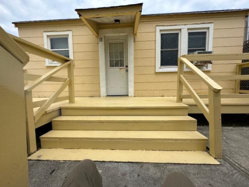 Shore Beach Houses - 38 D Lincoln Avenue