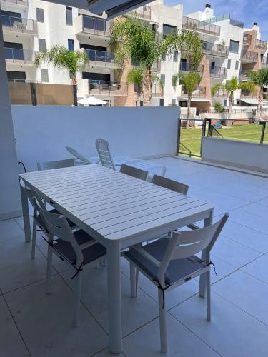 One-Bedroom Apartment room in Amazing pool view apartment BIOKO