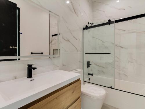 Modern Luxe Retreat Three-Bedroom #4, Los Angeles (fotografie 10)