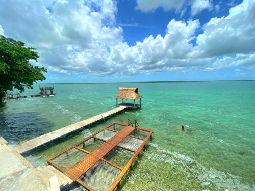 GlampCalar lagoon front bungalows in Bacalar