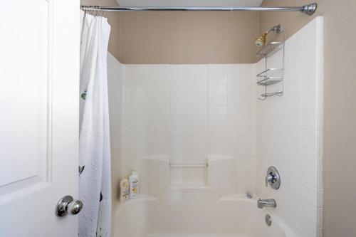 Vacation home with view of mountains and golf course 30-day stay required in Temecula, USA