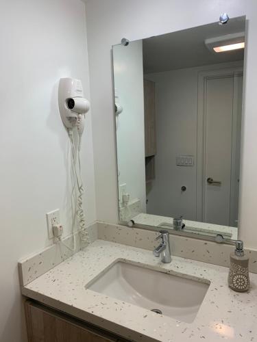 Western Romaine near สุสานฮอลลีวูด