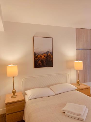 Western Romaine near สุสานฮอลลีวูด