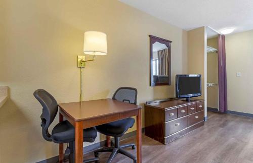 Studio with 2 Double Beds - Non-Smoking image 9