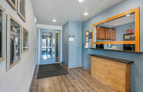 Előcsarnok, Extended Stay America Select Suites - Indianapolis - Lawrence near Fort Harrison Állami Park