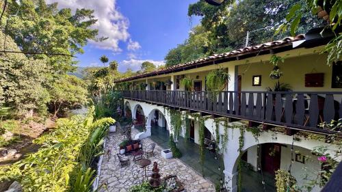 Garden Hotel in 哥潘魯伊納斯