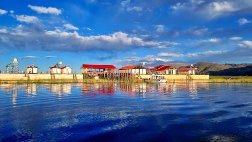 A szálláshely kívülről, Titicaca Atrion Uros in Uros Islands
