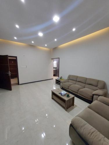 شقة راقية غرفتين وصالة ودورتين مياه ومطبخ, Salála (fotografie 4)