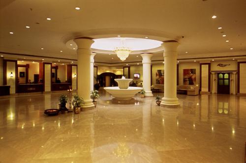 Lobby, Katriya Hotel & Towers in Hyderabad