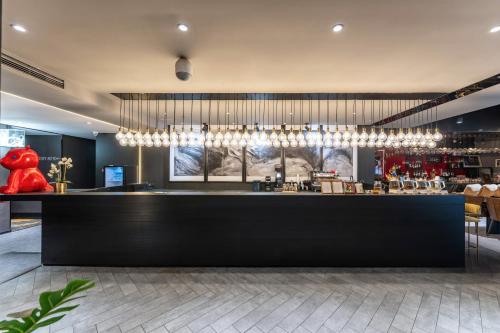 Lobby, HEONIC Art Residence & Suites丨 Signature Family Suites - Free Laundry Luggage Storage -24H Front Des in Small Wild Goose Pagoda