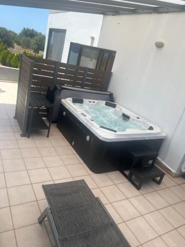 Ledakis House with Jacuzzi, Frangokastello (fotografie 3)