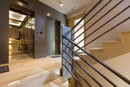 Residence by Vestibul Palace - image 6