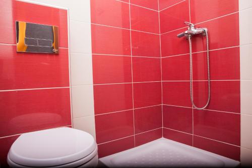 Hotel Pini – Saranda, OR