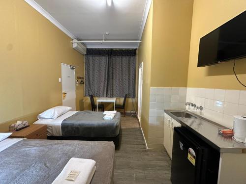 Central Private Hotel - image 14