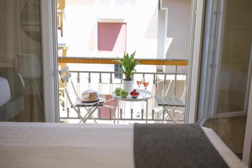 KK Athens Fine Stay -Neos Kosmos-Modern Apartments Opposite Metro with Rooftop Lounge & Acropolis Views, Athen (Foto 5)