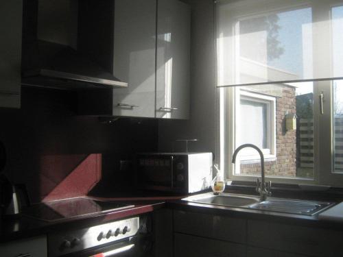 köök, House Hommert Hoensbroek in Hoensbroek