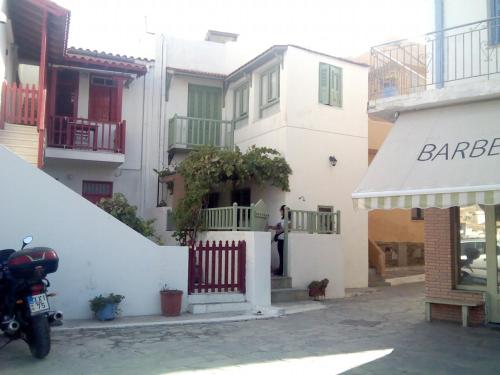  The house in the port, Ferienwohnung in Korissia
