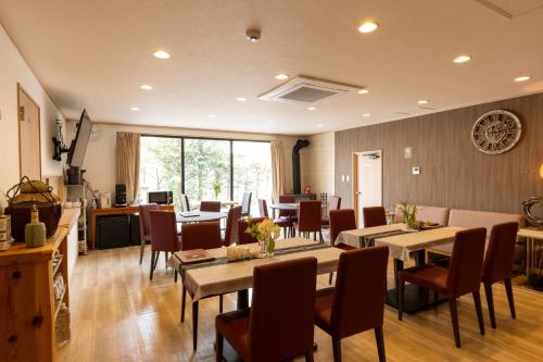 Étterem, 軽井沢フォーシーズホテル (軽井沢フォーシーズホテル) in Karuizava