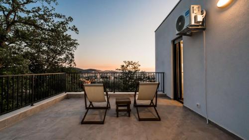 Three-Bedroom Villa image 9