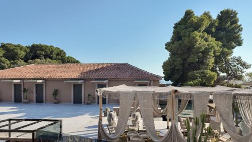 Hotel Platinium Dhermi in Palase