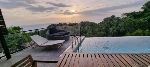Sis and Sea Villa