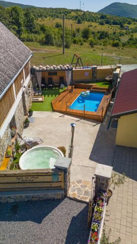 Old house Rustica with pool, jacuzzi and tavern - Valincic in Brinje