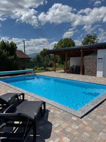 Crystal pool