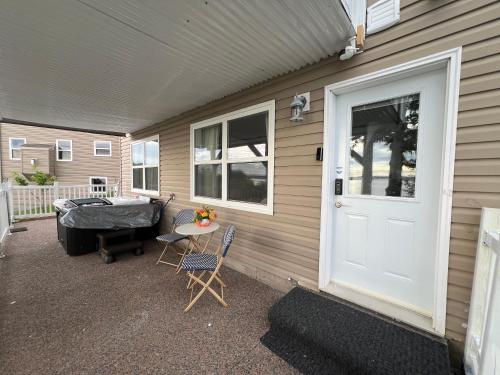 Luxury Bayview Retreat, 2 Private Rooms OR 1 Entire Apartment in Halifax (NS)