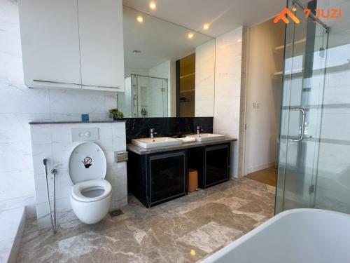 SkyPool KLCC 2BR Platinum Suite ｜D33F View｜Netflix