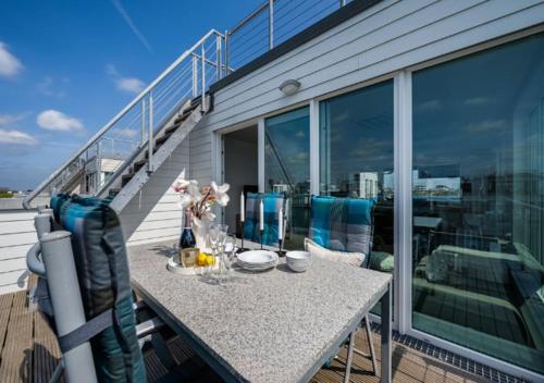 陽台/露台, Schwimmendes Ferienhaus Swimming Lounge in 奧賓尼特茲