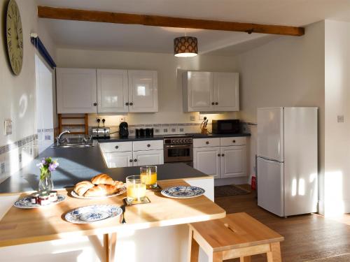 Exterior view, Grange Cottage in Ovington