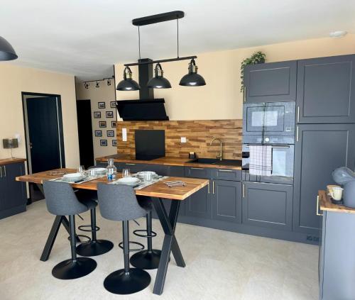 Kitchen, Les cles de jade in Cavignac