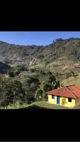 Skats, Refúgio, Aconchego, Aonde nasce o sol e Cachoeira! (Refugio, Aconchego, Aonde nasce o sol e Cachoeira!) in Mercês (Minas Gerais)