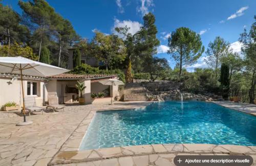 Maison et studio avec vue panoramique et piscine gîte à louer La Bastidonne