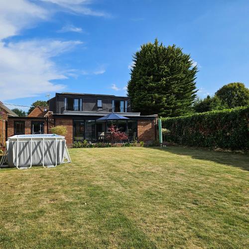 Homely 6 bed Cottage 30 mins to Heathrow, London, Legoland, Windsor Castle in Amersham
