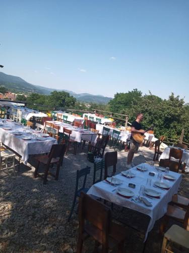 Stala la la Camping in Rasna