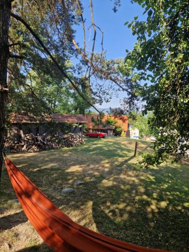 Stala la la Camping in Rasna