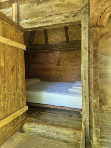 Stala la la Camping in Rasna