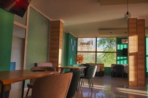 Вихрен-стаи и апартаменти за гости in سندنسكي