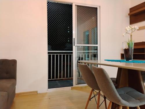 Aconchegante e Familiar in มอกี้ ดาส ครูเซส