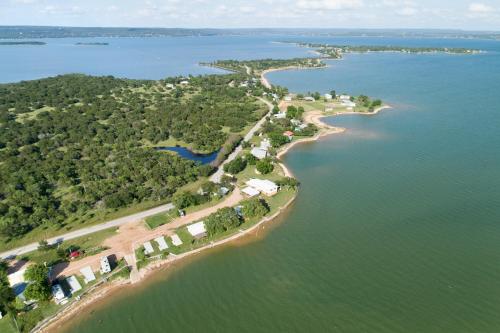 Oasis Lake Buchanan in Bluffton, USA