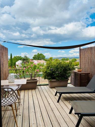 Studios Nuitée en Provence (Studios Nuitee en Provence) in 郊區