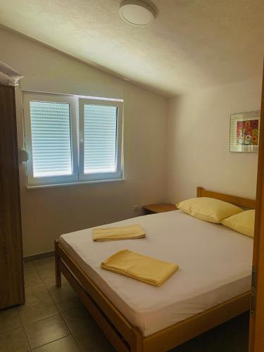 Spacious Home with Stunning Mountain and Sea Views , Bar, Dobre Vode Montenegro, Bar (foto 7)