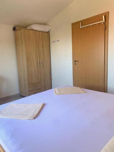 Spacious Home with Stunning Mountain and Sea Views , Bar, Dobre Vode Montenegro, Bar (foto 3)
